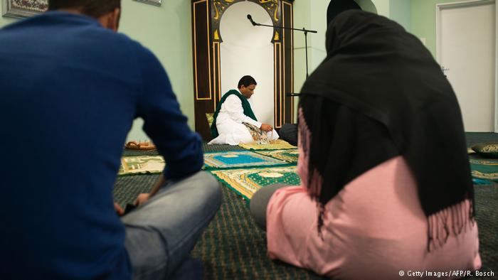 A gay imam`s quiet revolutionary Islam in South Africa